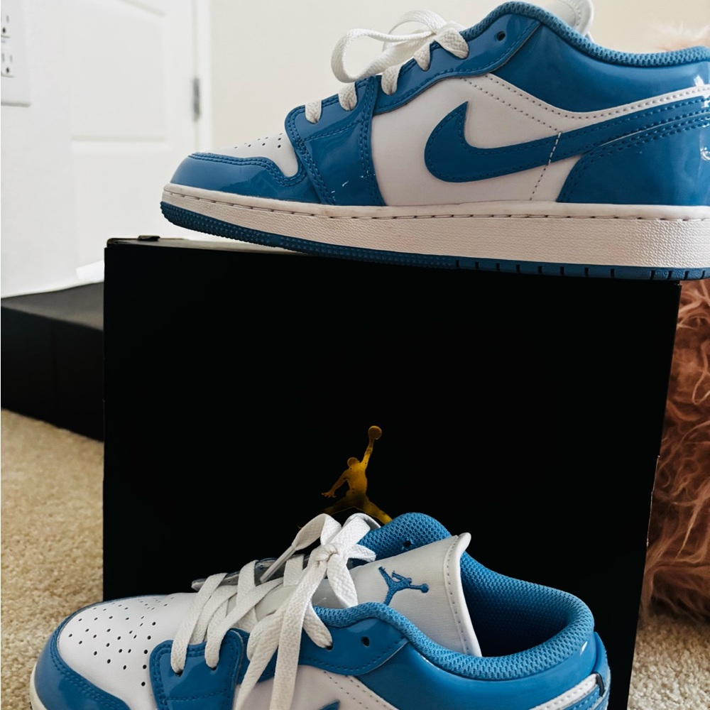 Nike Sky Blue and White Low-Tops